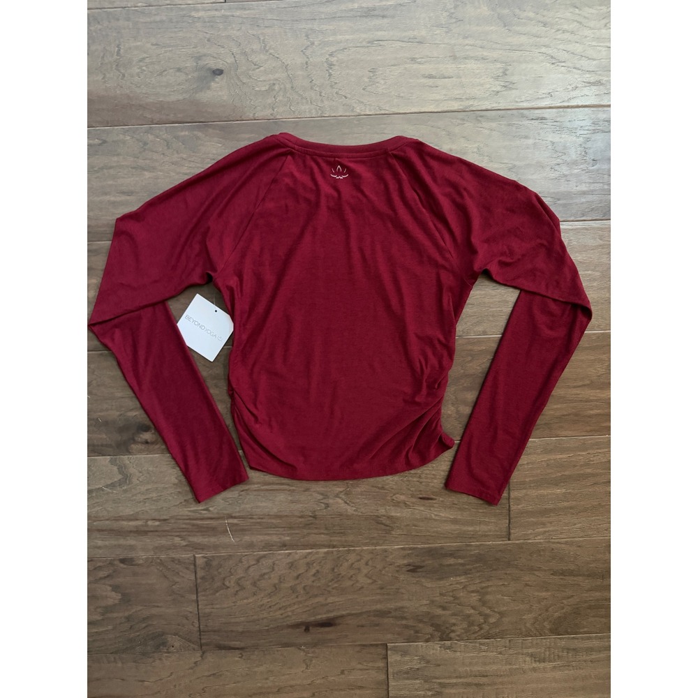 NWT Beyond Yoga Womens Ruched Side Long Sleeve Top Dark Red Burgundy Size Medium - Picture 3 of 6